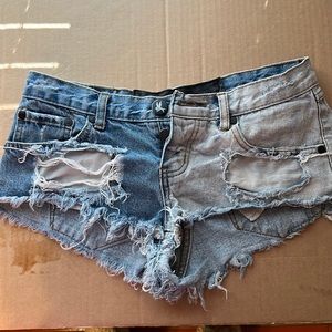 One teaspoon light and dark shorts size 25